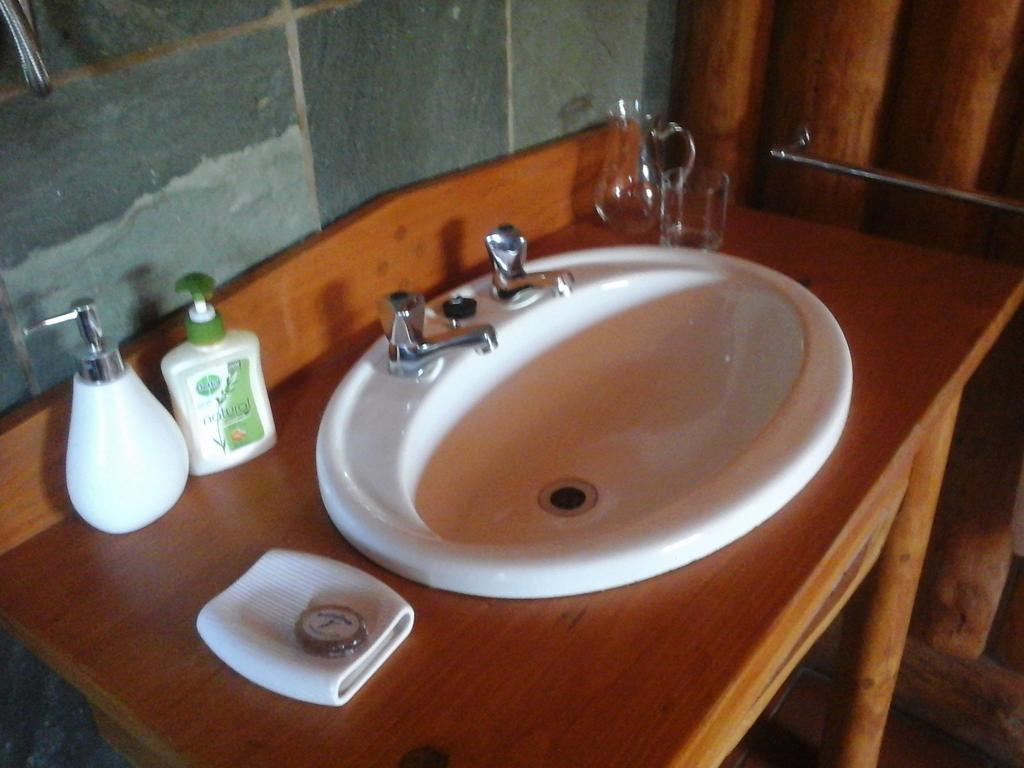 Greenfire Drakensberg Lodge Bonjaneni Kamer foto